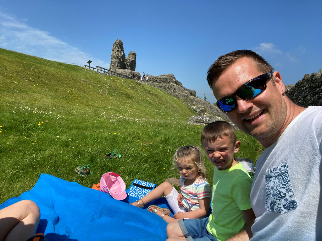 What to include in a picnic?